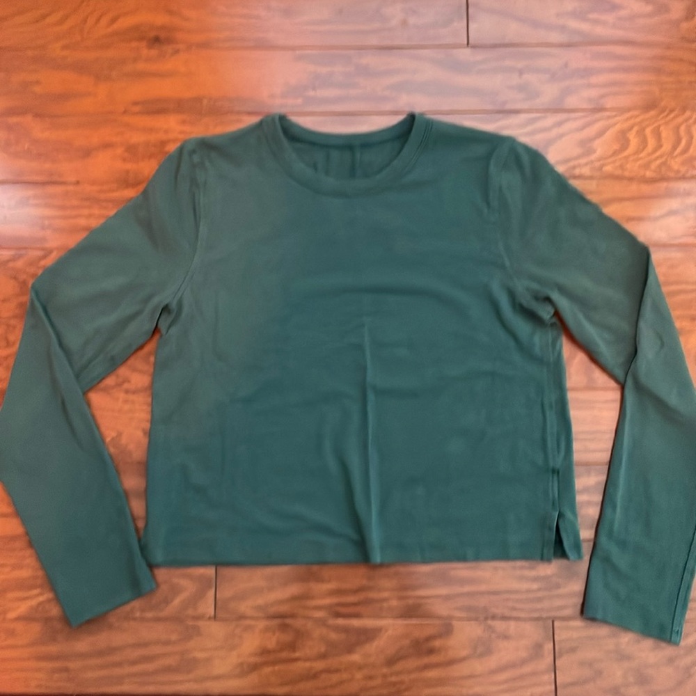 Lululemon classic fit long sleeve crop shirt